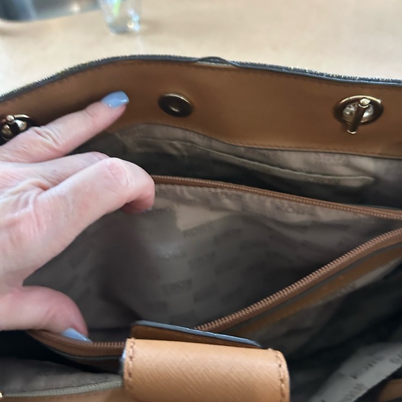 Michael Kors Brown and Gold Floral Shoulder Bag, Gold Chain Handles. - Picture 4 of 6